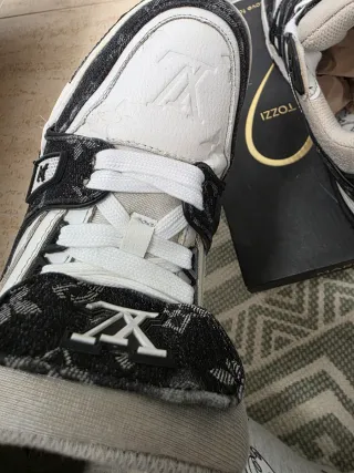 Zapatos Louis Vuitton Negros y Blancos