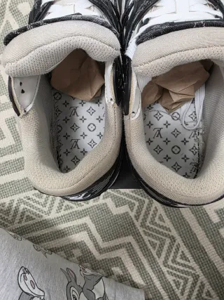 Zapatos Louis Vuitton Negros y Blancos