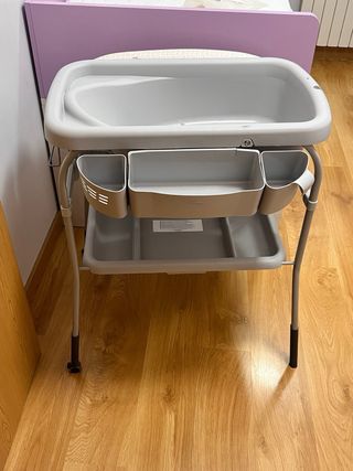 Cambiador Bebé Chicco con bañerita.