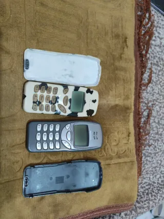 2x Nokia 3210