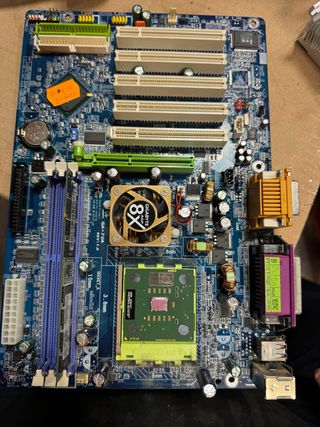 Placa base Gigabyte GA-7VA REV 1.0 Socket A