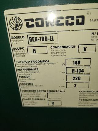 Nevera tipo botellero 