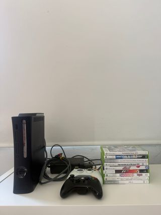 Xbox 360 con 2 controller e 9 giochi