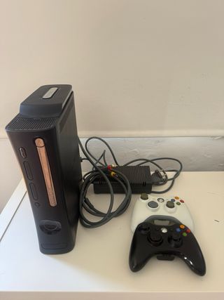 Xbox 360 con 2 controller e 9 giochi