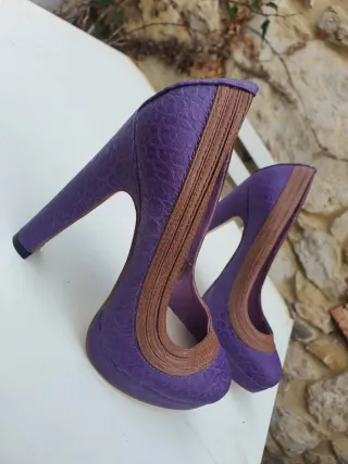 Zapatos tacón morados y marrones talla 37