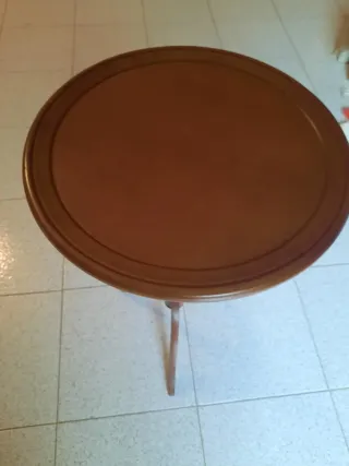 Tavolino rotondo in legno