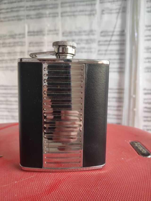 Lote 3 petacas, 1 sin estrenar