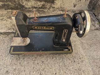 Máquina de coser antigua Wertheim