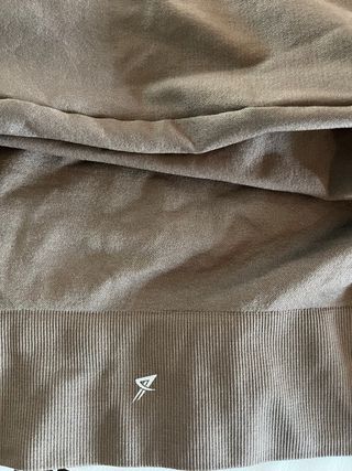 Top crop marrón manga larga