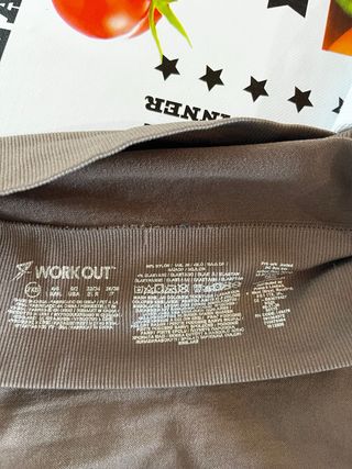 Top crop marrón manga larga