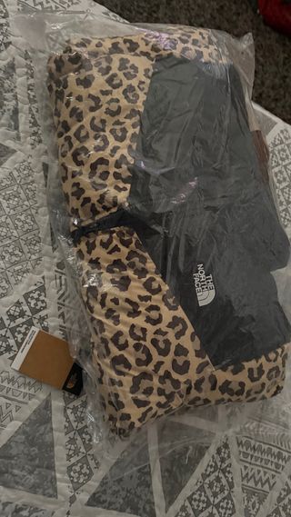 Chaqueta The North Face Leopardo Beige/Marrón