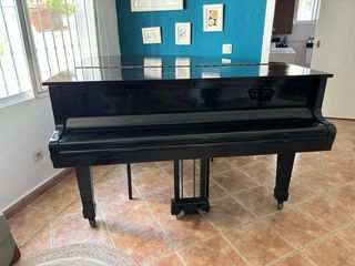 Piano de cola BLÜTHNER negro