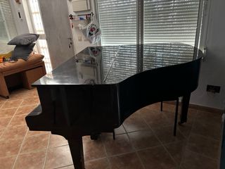 Piano de cola BLÜTHNER negro