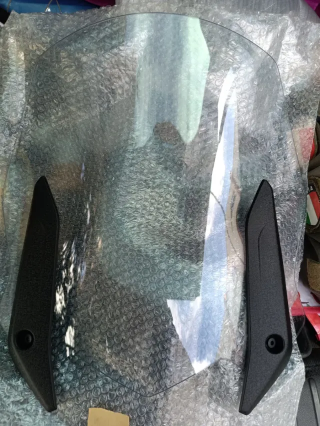 Cupolino trasparente con supporti