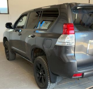 Toyota Land Cruiser 150 2011