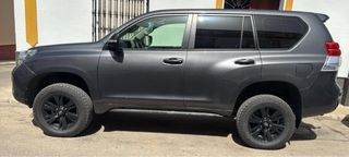 Toyota Land Cruiser 150 2011