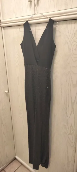 Abito lungo nero con paillettes