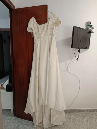 Vestido de novia marfil bordado con cola + funda