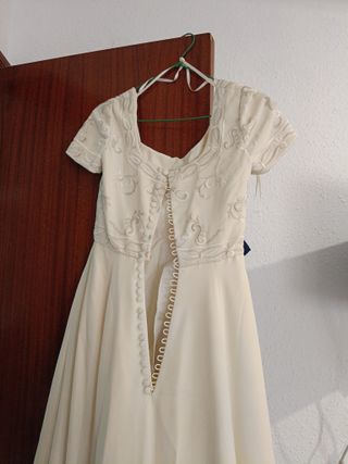 Vestido de novia marfil bordado con cola + funda