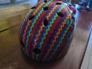 Patines 4 ruedas y casco rosa