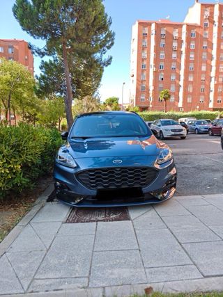Ford Kuga 2023 (SOLO PARTICULARES)