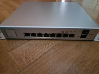 Switch Ubiquiti UniFi PoE 150W
Últimas 3 unidades 