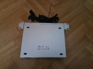 Switch Ubiquiti UniFi PoE 150W
Últimas 3 unidades 