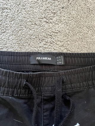 Pantalones Cargo Pull and Bear Negros