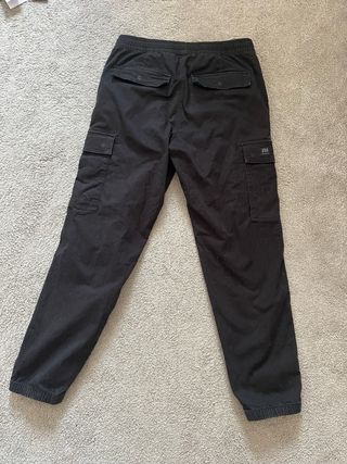Pantalones Cargo Pull and Bear Negros