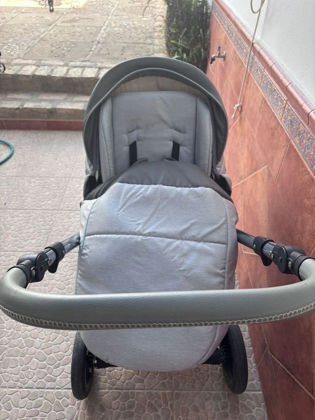 Carro de bebé Triptus gris