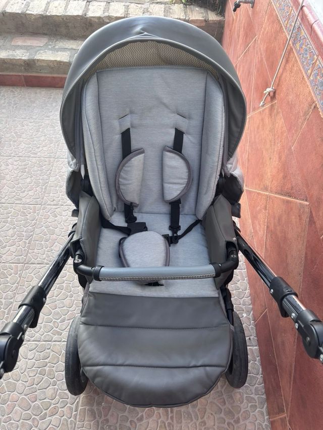 Carro de bebé Triptus gris