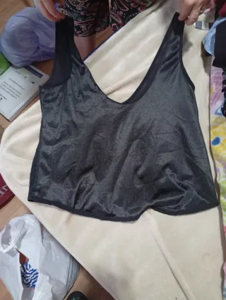 Camiseta negra sin mangas