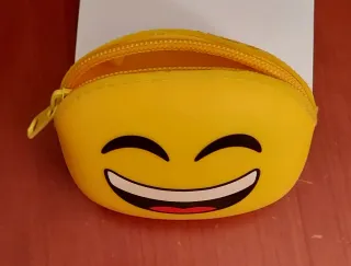Portamonete emoji giallo