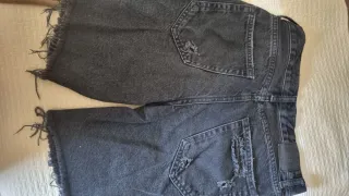 Pantalón Bershka negro desgastado
