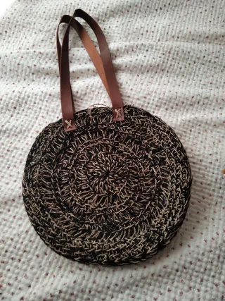 Bolso redondo rafia sin usar