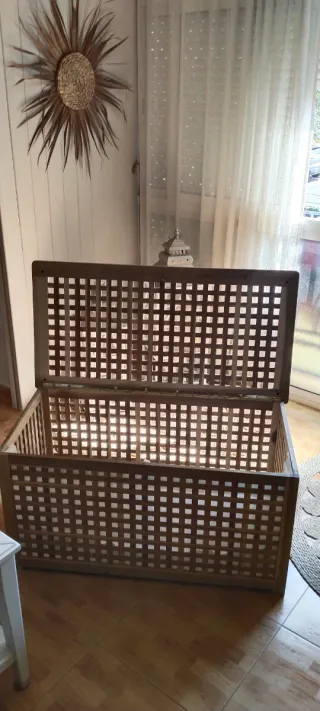 Baúl de madera estilo rústico
