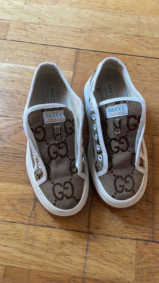 Zapatillas Gucci Beige/Marrón viene con cordones