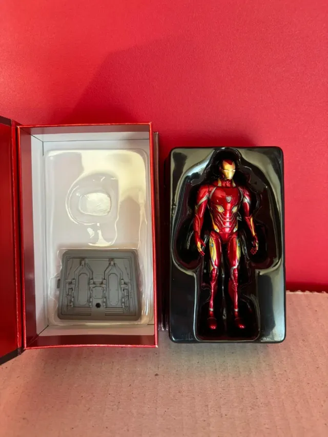 Action Figure Marvel Iron Man Mark 50