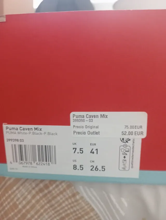 Zapatillas Puma Negras y Blancas