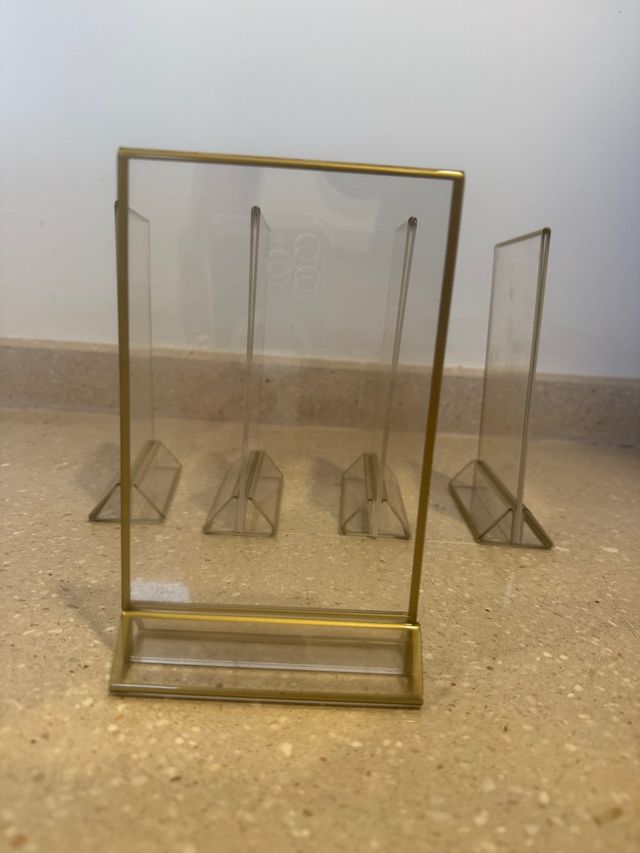 Soporte acrílico dorado transparente 11x18cm