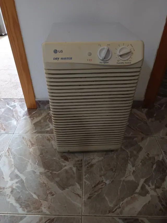 Deshumidificador LG Dry Master Beige