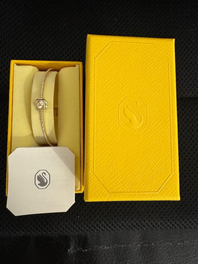 Pulsera con circonita cuadrada