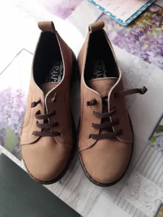 Zapatos de piel BRAM nuevos