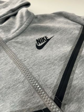  Nike Tech Gris Niño