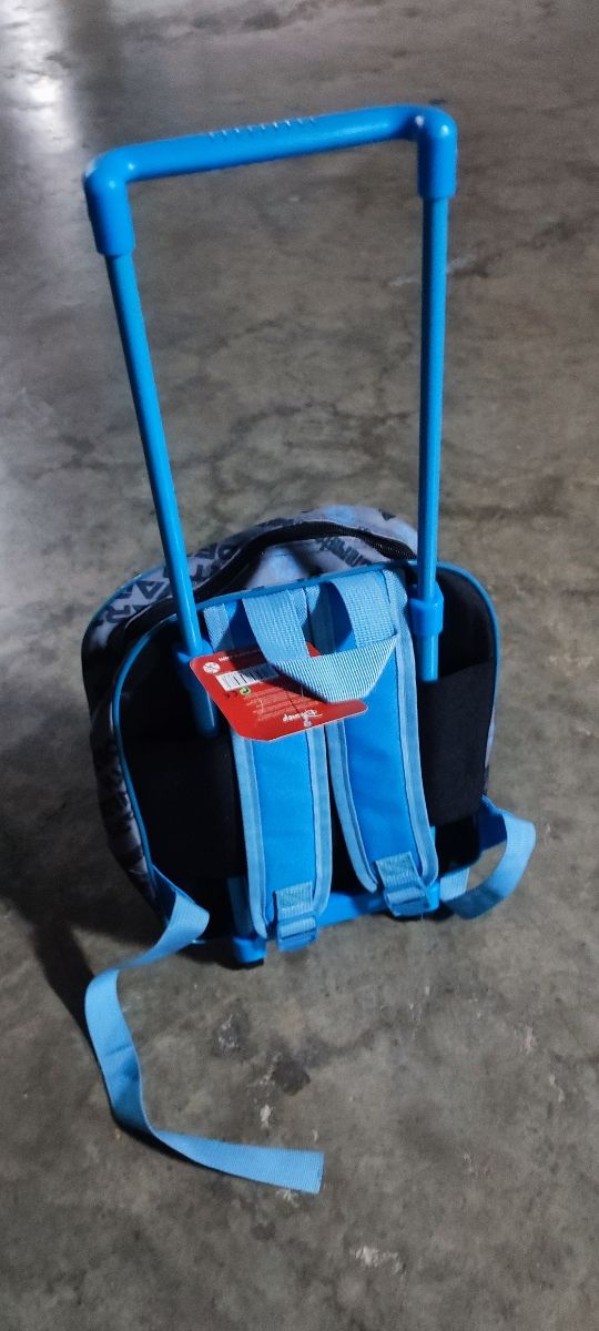 Mochila infantil con ruedas.