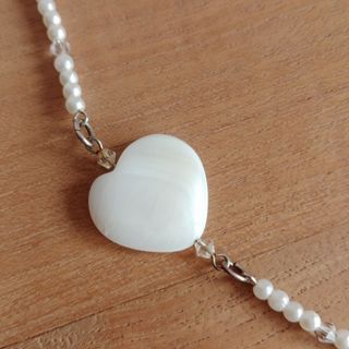 Collar largo nácar corazón plateado