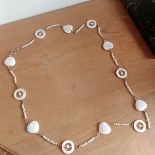 Collar largo nácar corazón plateado