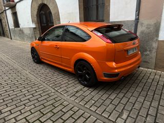 Ford Focus 2.5 ST Racing Orange