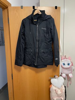 Chaqueta Columbia Negra con Capucha