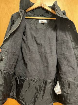 Chaqueta Columbia Negra con Capucha